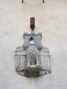 36 Maenza LT - Lo stemma cittadino sopra la Porta Urbica