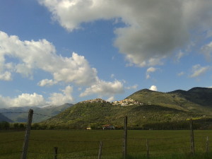 Maenza vista dalla vallata del fiume Amaseno