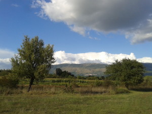 La vallata del fiume Amaseno con un'altra Torre di segnalazione dei Conti di Ceccano detta oggi “di Pisterzo”