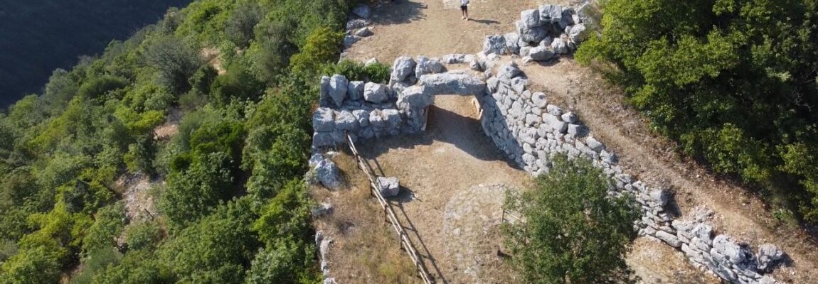 Domenica 22 settembre, ore 17.00, tutti a vedere il tramonto del Sole all’Equinozio d’Autunno presso Porta Saracena a Segni (RM).